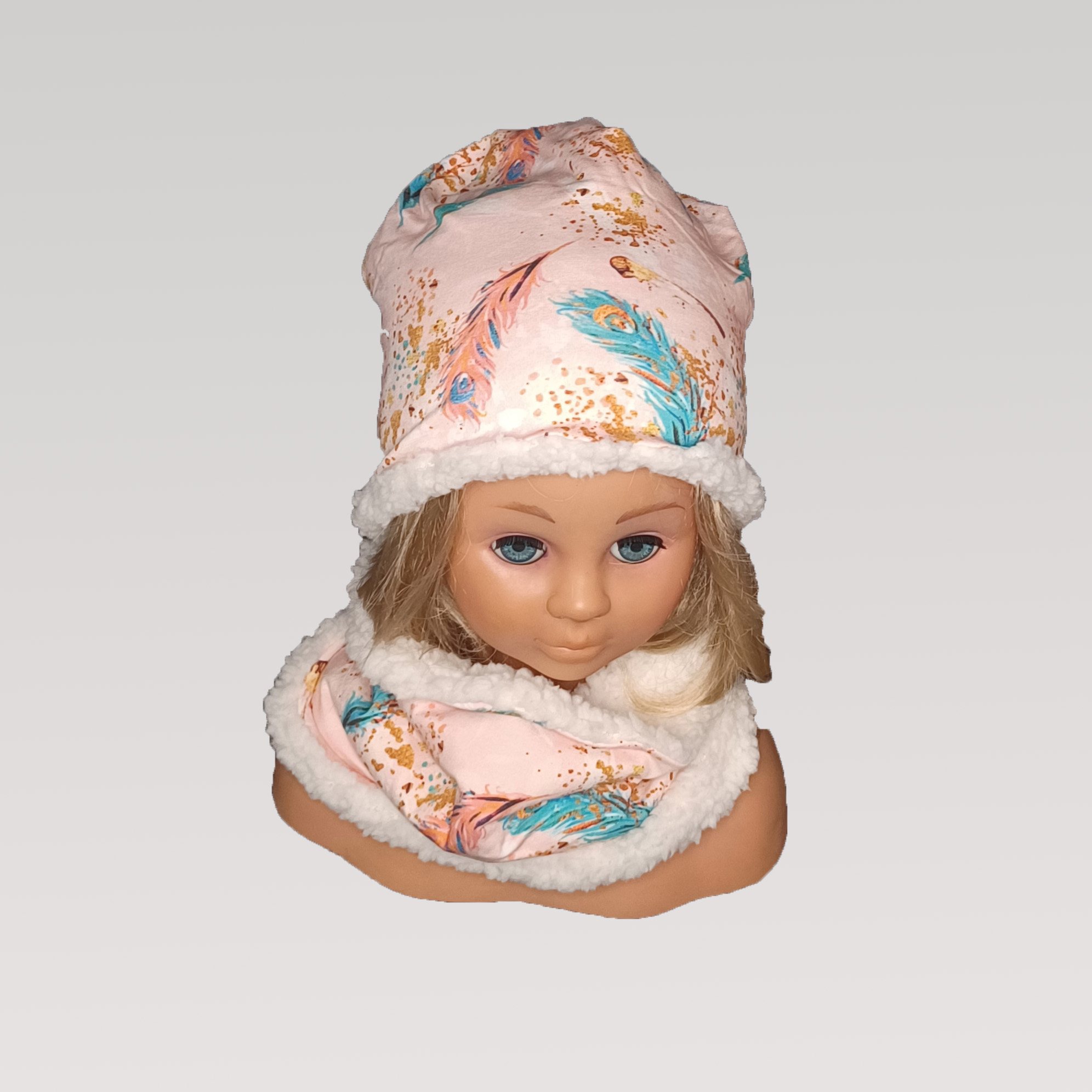 Puppenkopf mit Beanie und Loop