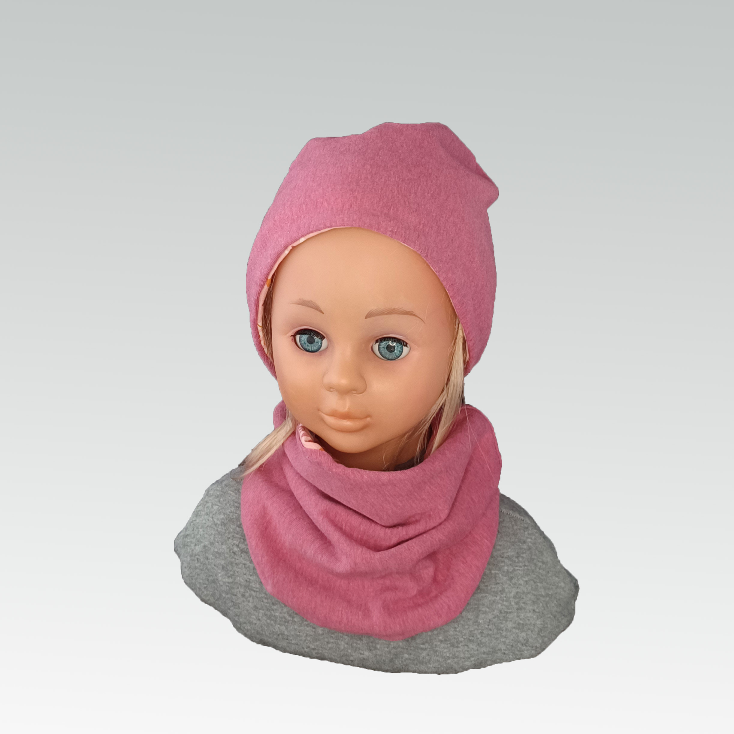 Puppenkopf mit Loop und Beanie gewendet