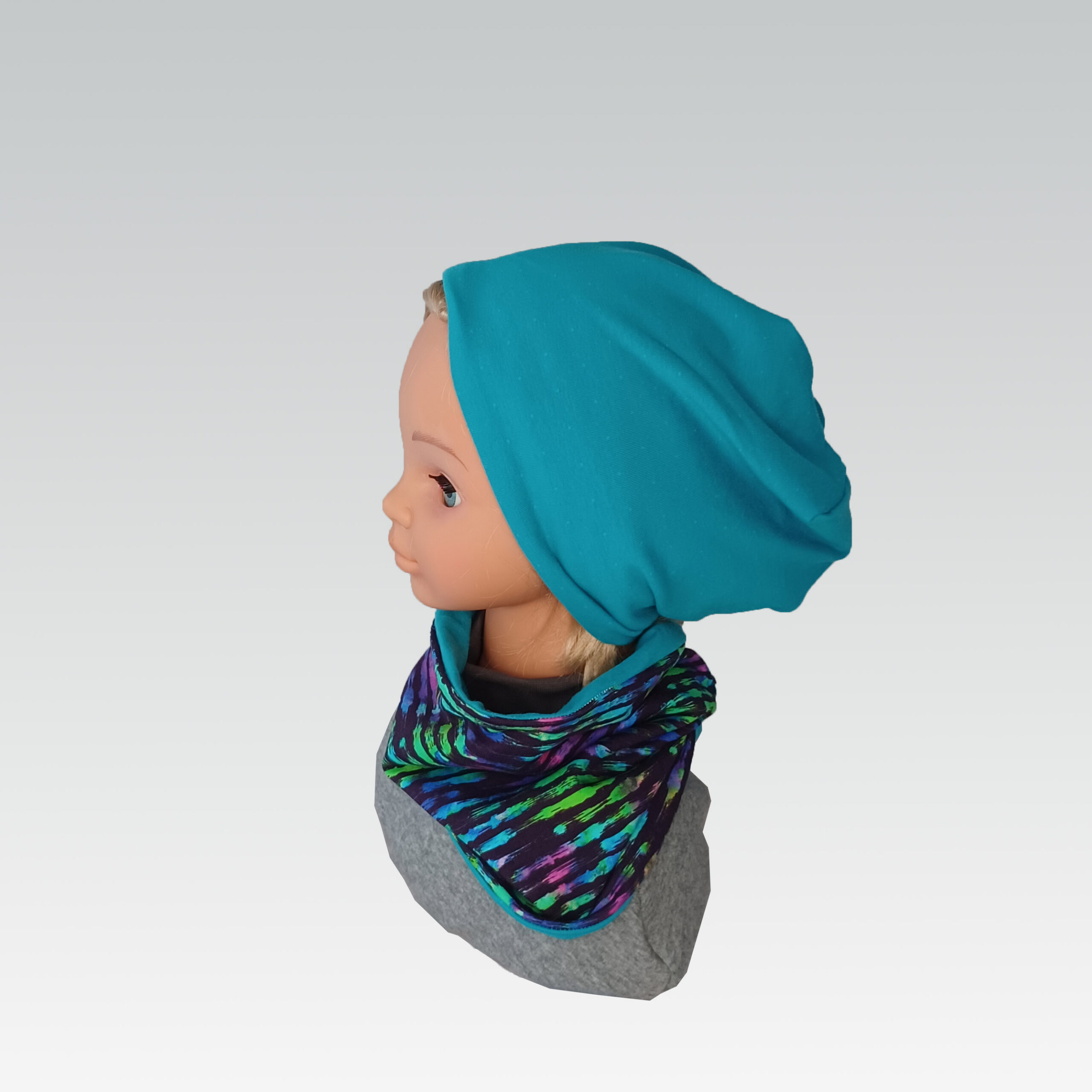 Set Beanie und Loop schwarz mit bunten Strichen – Bild 4