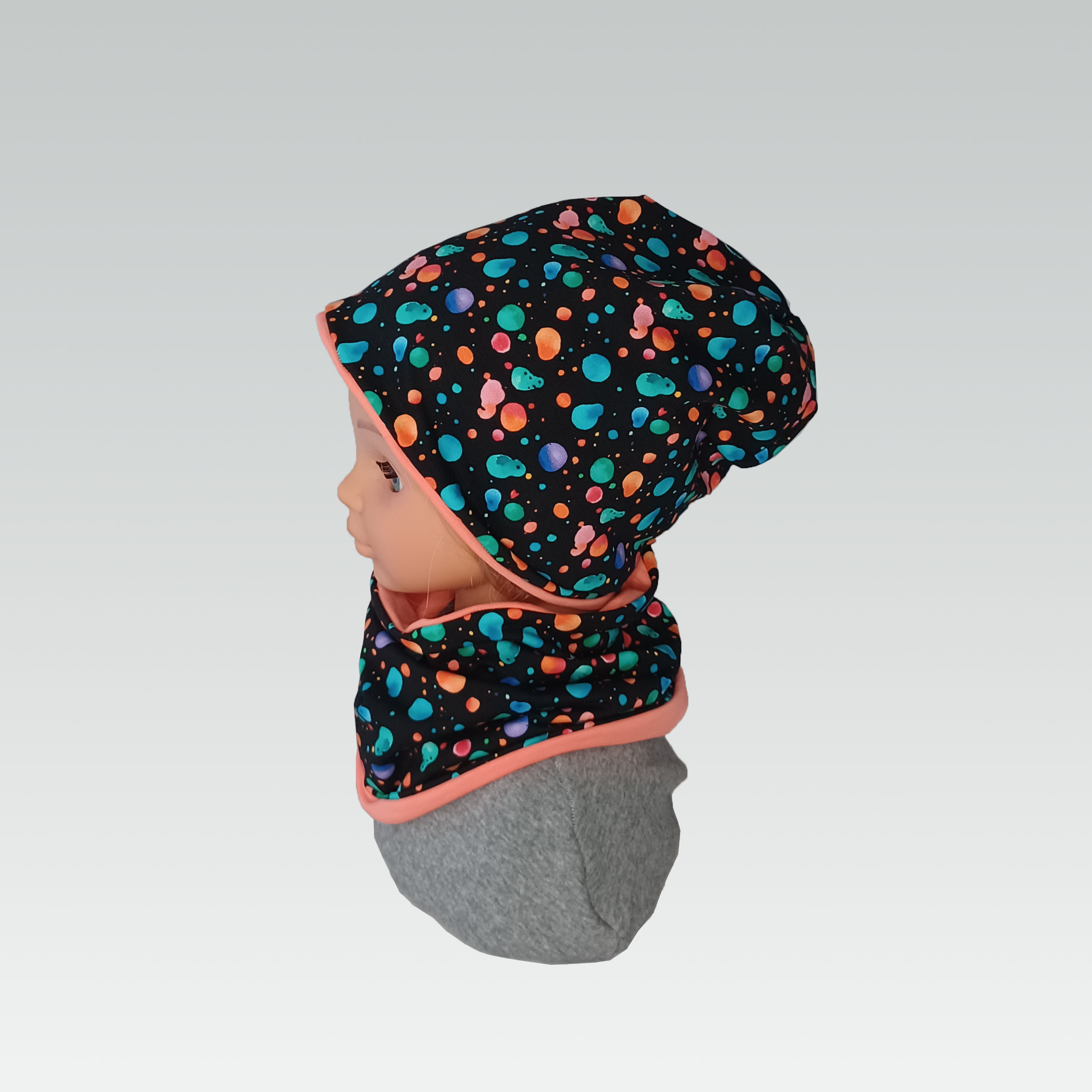 Set Beanie und Loop mit bunten Punkten auf schwarzem Jersey – Bild 2