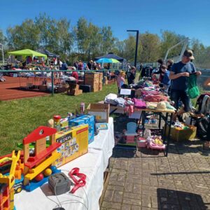Marktstände beim Familiensportfest in Weißig